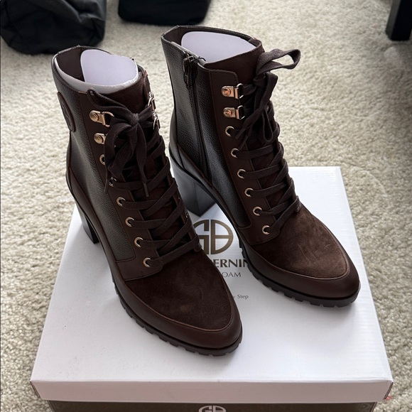 GIANI BERNINI BROWN LACE UP BOOTIES - Picture 2 of 8